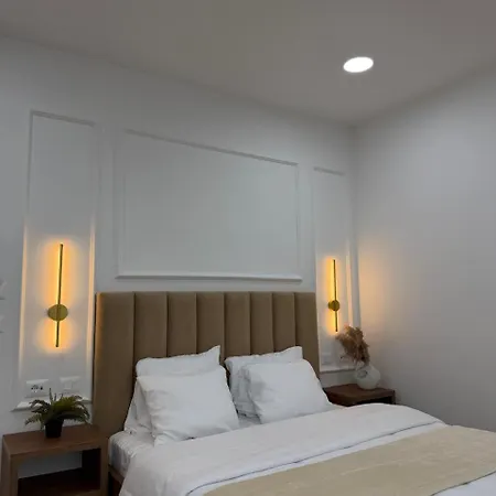 Loris Hotel